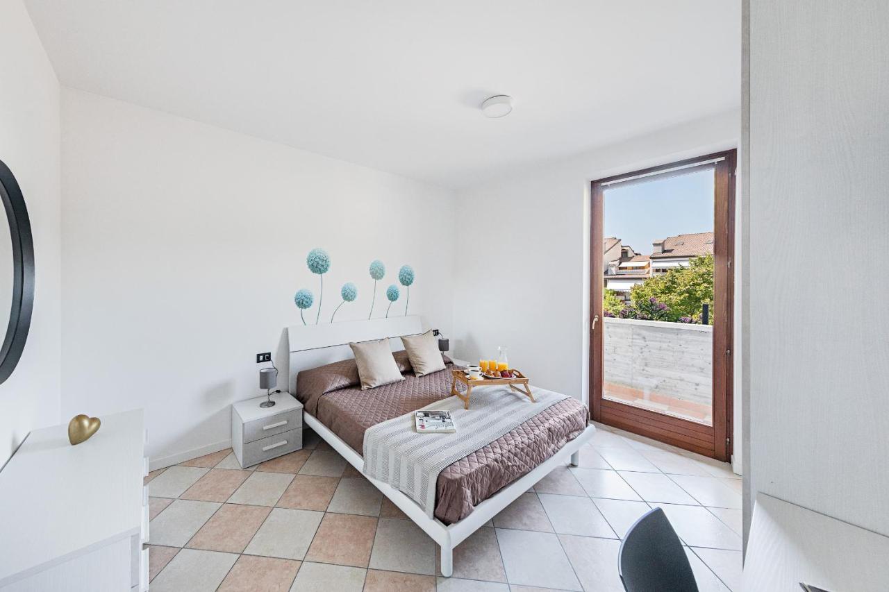 Apartament I Ciliegi 1-09 Con Piscina By Wonderful Italy Desenzano del Garda Zewnętrze zdjęcie