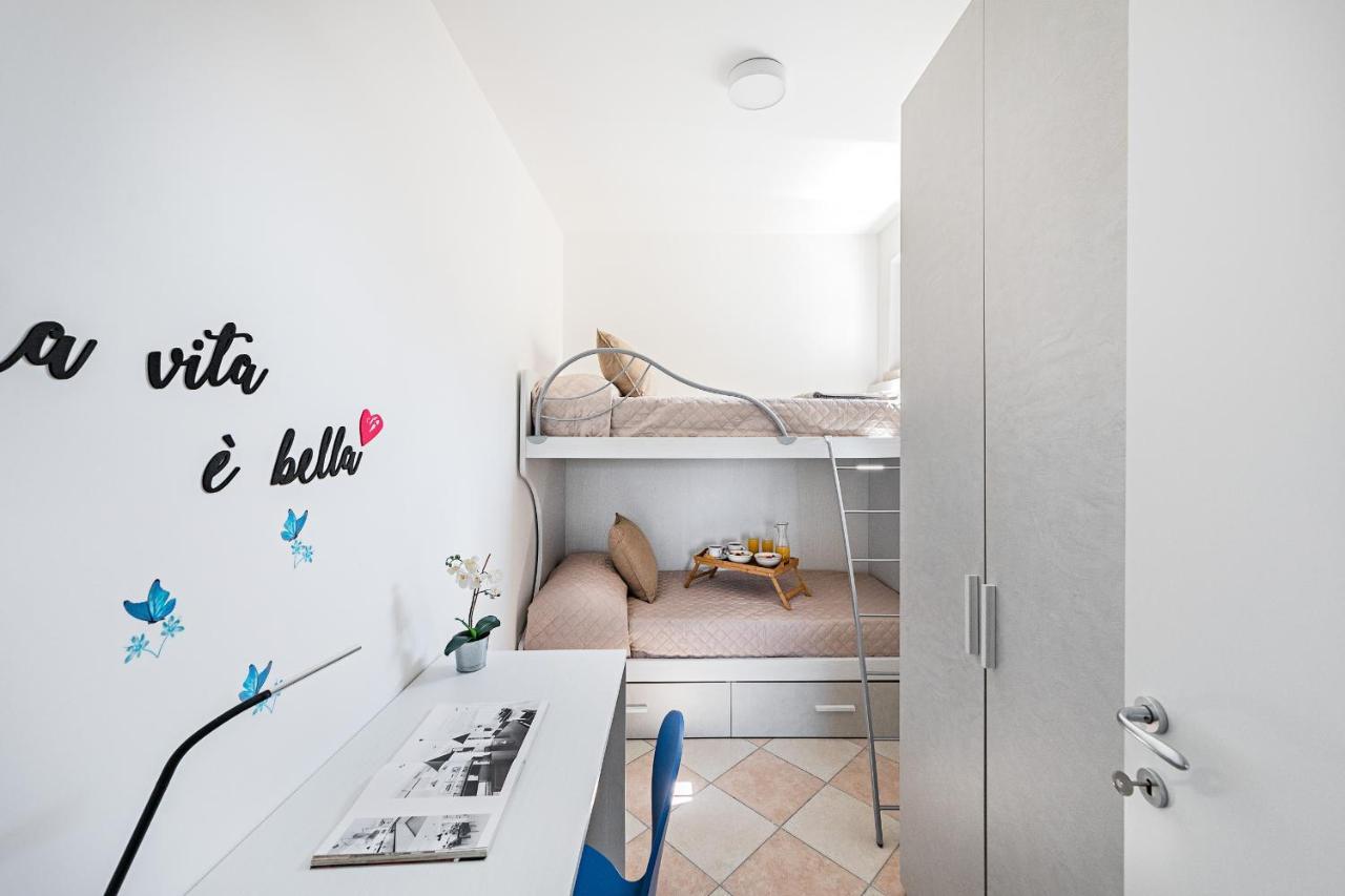 Apartament I Ciliegi 1-09 Con Piscina By Wonderful Italy Desenzano del Garda Zewnętrze zdjęcie
