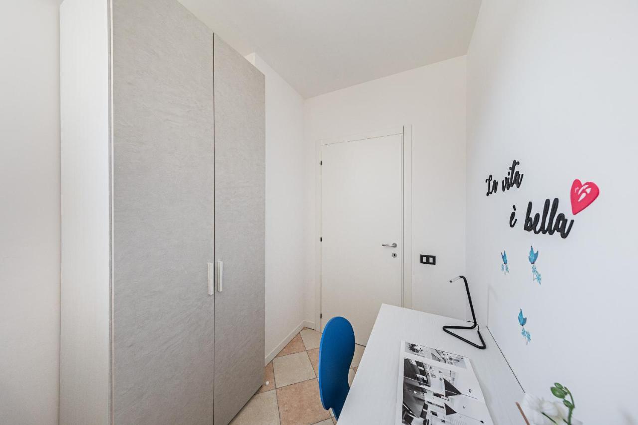Apartament I Ciliegi 1-09 Con Piscina By Wonderful Italy Desenzano del Garda Zewnętrze zdjęcie