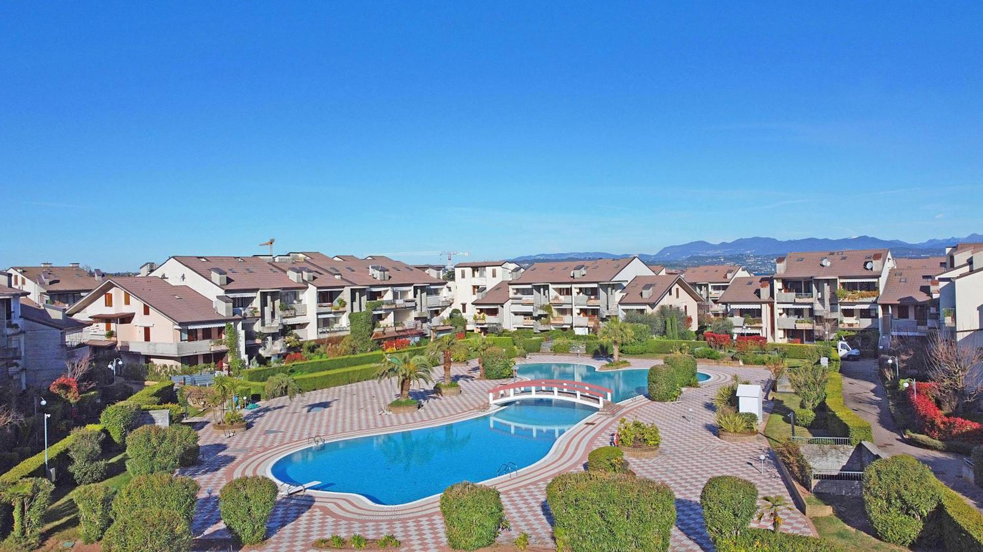 Apartament I Ciliegi 1-09 Con Piscina By Wonderful Italy Desenzano del Garda Zewnętrze zdjęcie